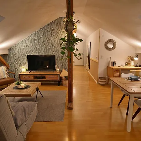 Treetop - Zwischen Schwarzwald Und Schwaebischer Alb Appartamento *