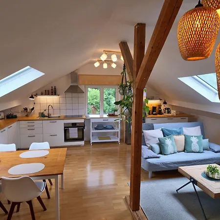 Treetop - Zwischen Schwarzwald Und Schwaebischer Alb Appartamento *